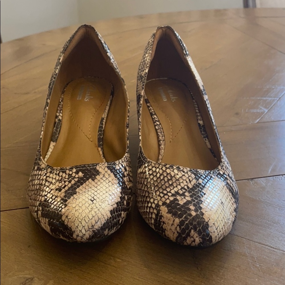 Clarks Brielle snakeprint wedges women 9